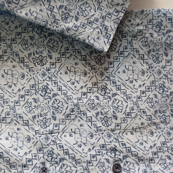 Linen button down - Picture 3 of 3